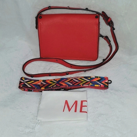 NWOT MERSI Ruby Crossbody Bag With 2 Adjustable Straps - Picture 3 of 16